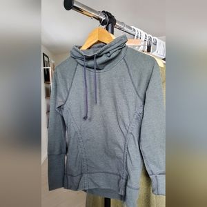 Lucy Athletic Cowl Raglan Long Sleeve Sweatshirt (M)